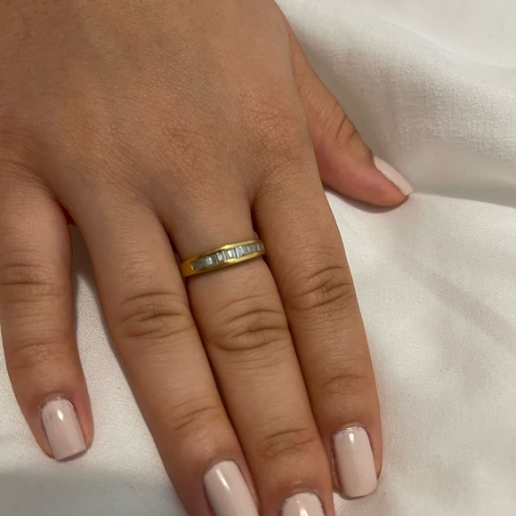 Gold ring with diamond - Picture 3 of 4